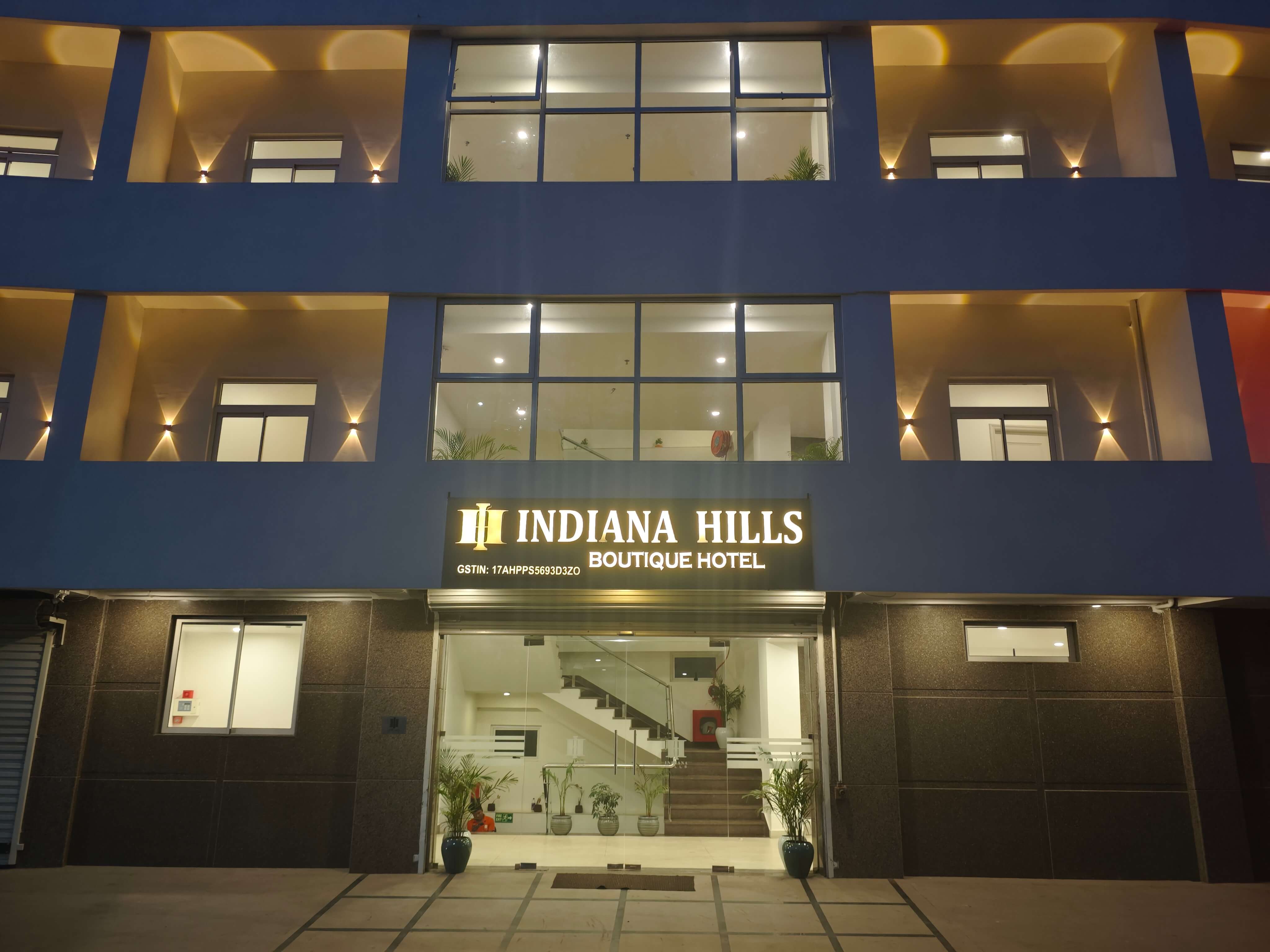 Indiana Hills Hotel Exterior